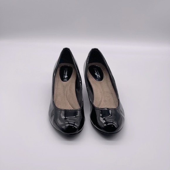 GIANI BERNINI MEMORY FOAM PATENT LEATHER WEDGE - Picture 2 of 6